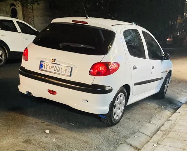 پژو، 206