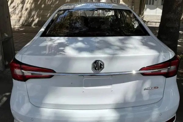 ام جی، 5