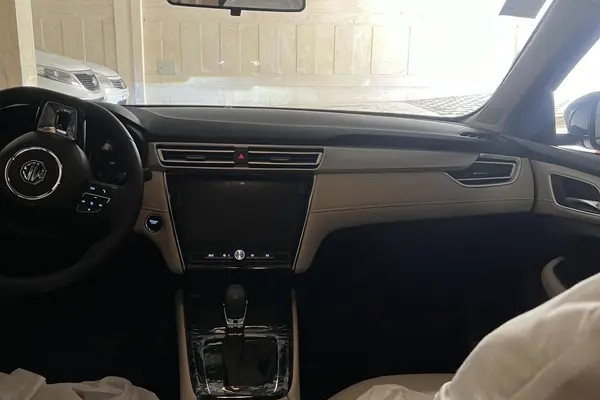 ام جی، 5