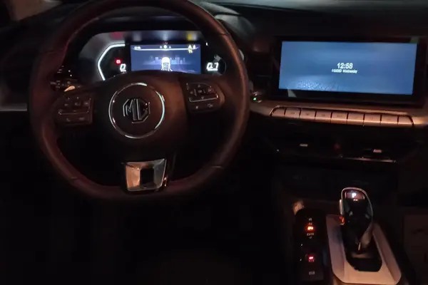 ام جی، GT