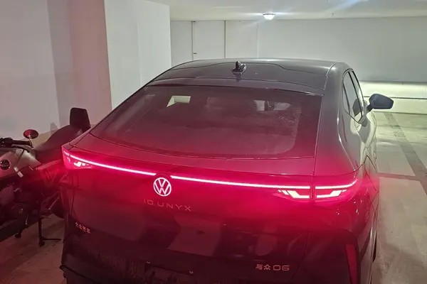 فولکس، آی دی یونیکس