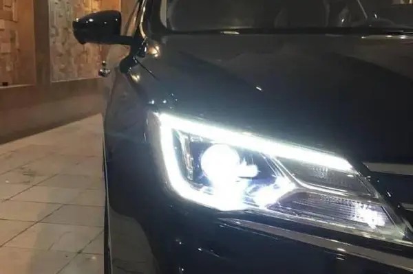 ام جی، 5