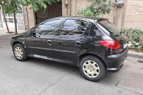 پژو، 206