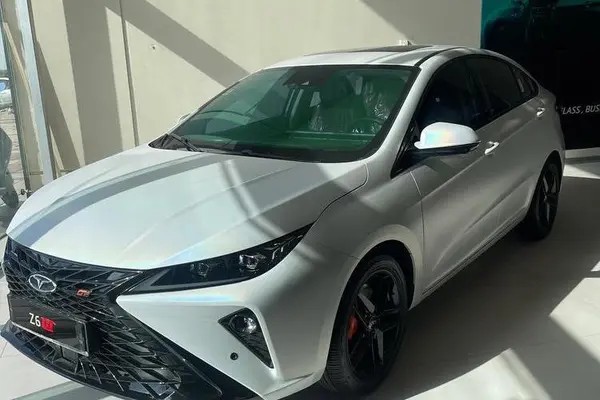 فونیکس، آریزو 6 جی تی (Z6 GT)