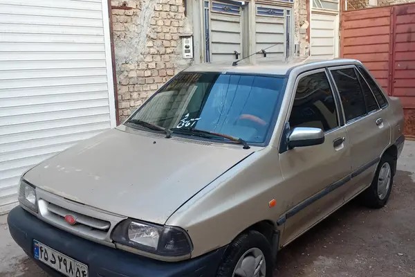پراید، صندوق دار