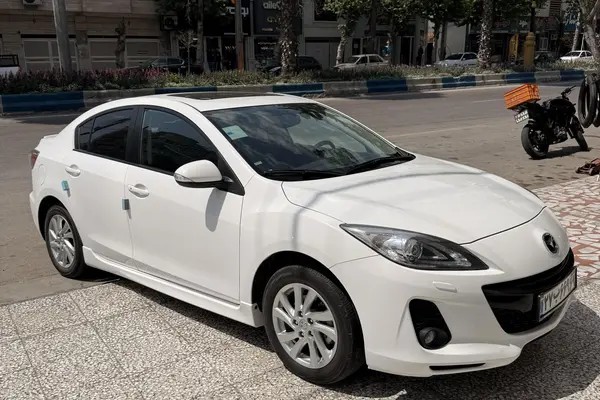 مزدا، 3 نیو صندوق دار