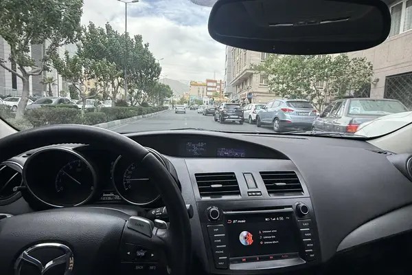 مزدا، 3 نیو صندوق دار