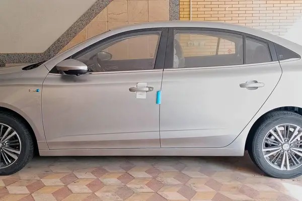 ام جی، 5