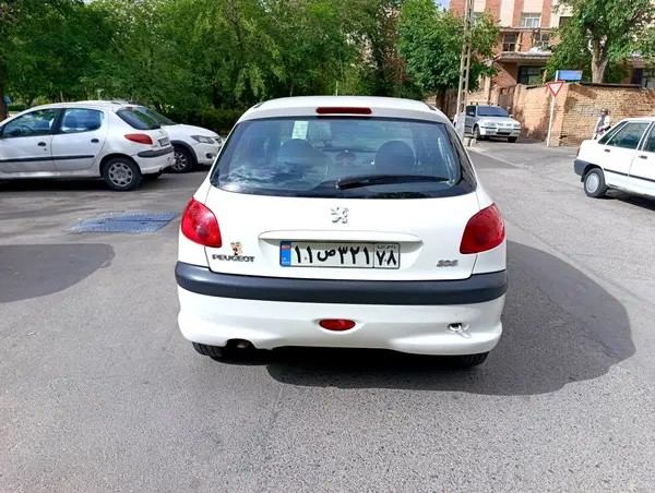 پژو، 206
