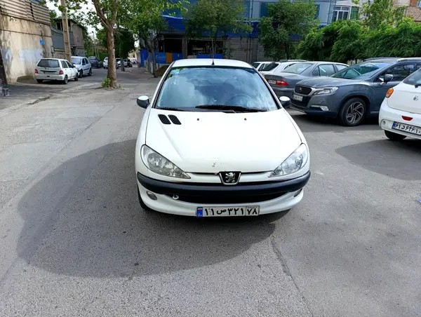 پژو، 206