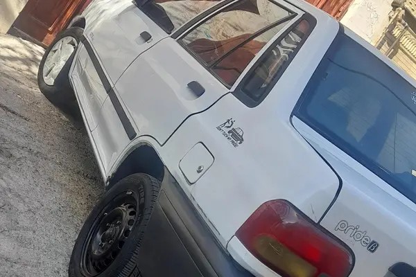 پراید، صندوق دار