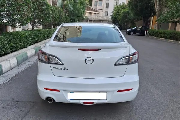 مزدا، 3 نیو صندوق دار