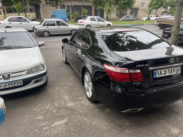 لکسوس، LS