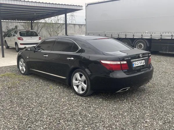 لکسوس، LS