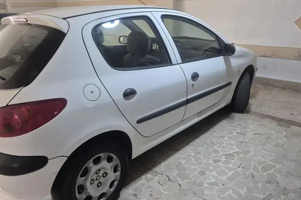 پژو، 206