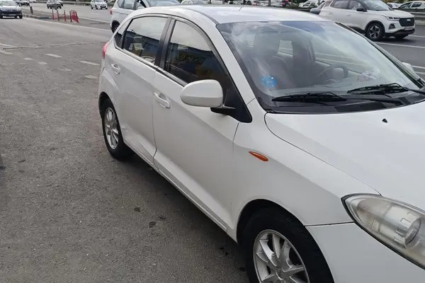 ام وی ام، 315هاچ بک