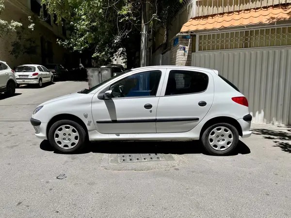 پژو، 206