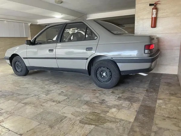 پژو، 405