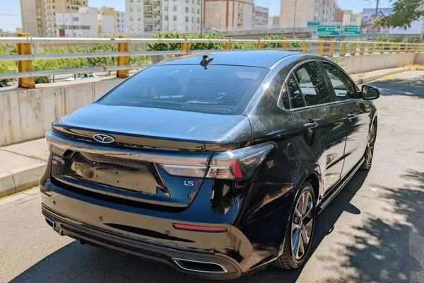 فونیکس، آریزو 6 پرو