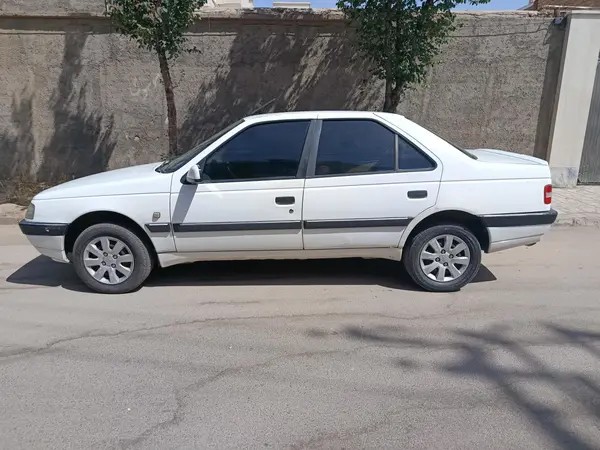 پژو، 405