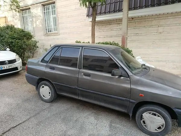 پراید، صندوق دار