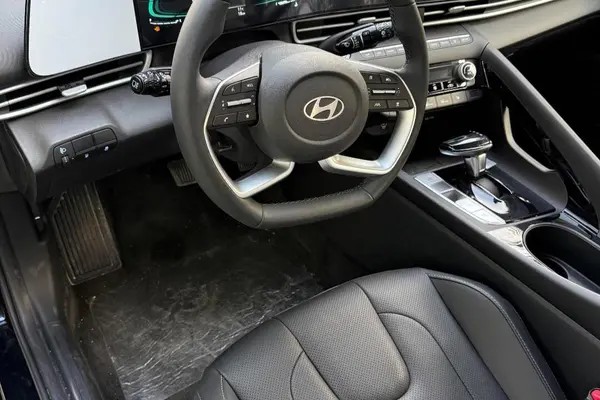 هیوندای، النترا