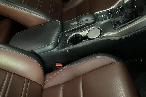 لکسوس، NX