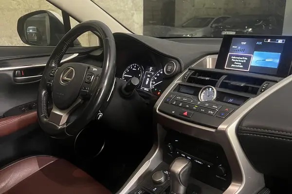 لکسوس، NX