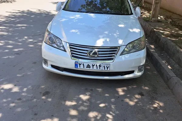 لکسوس، ES