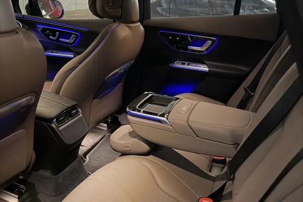 بنز، EQE SUV