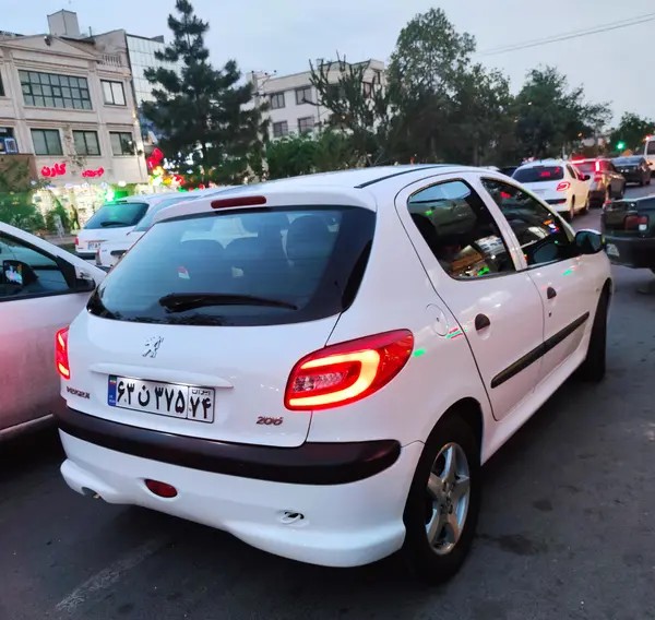 پژو، 206