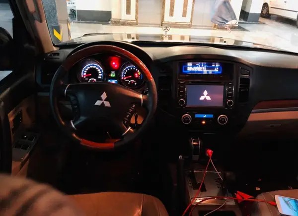 میتسوبیشی، پاجرو چهار در