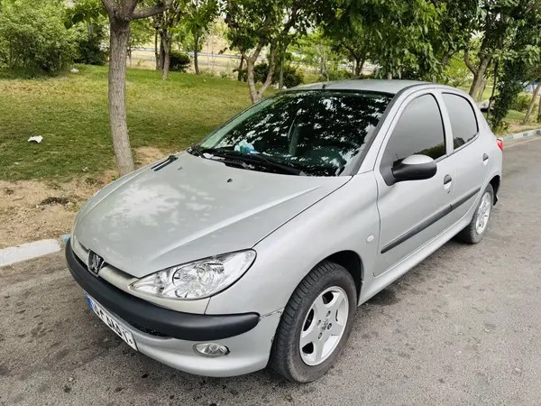 پژو، 206