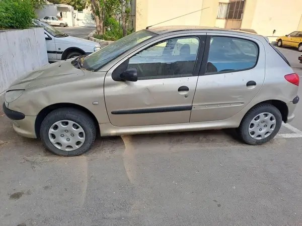 پژو، 206