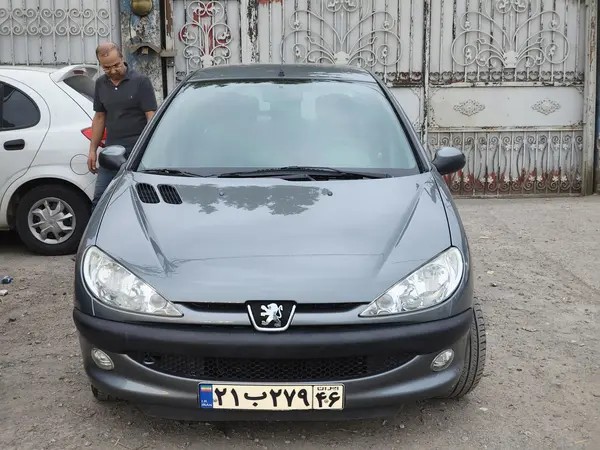 پژو، 206