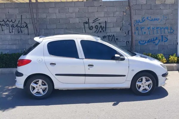 پژو، 206