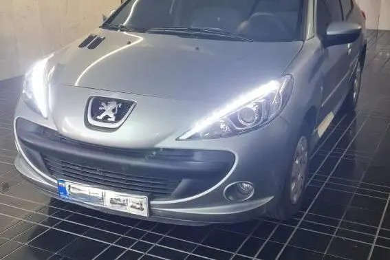 پژو، 207