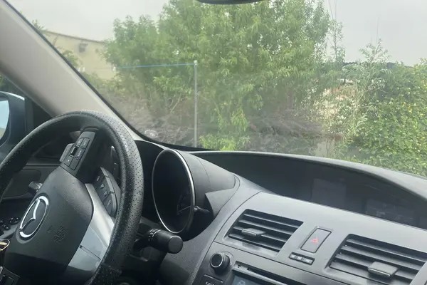 مزدا، 3 نیو صندوق دار