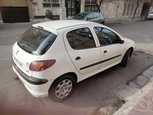 پژو، 206