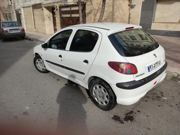 پژو، 206