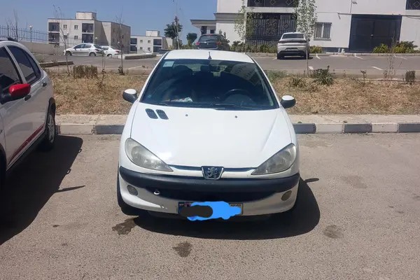 پژو، 206