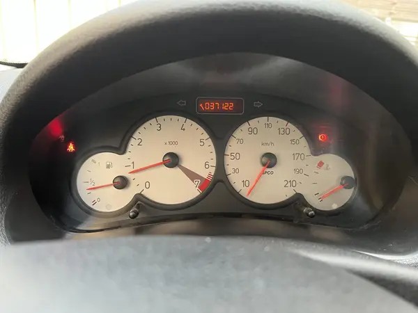 پژو، 206