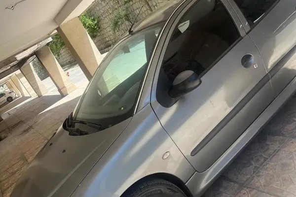 پژو، 206