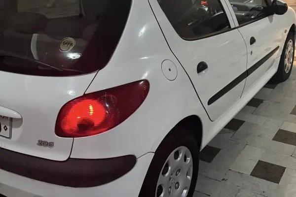 پژو، 206