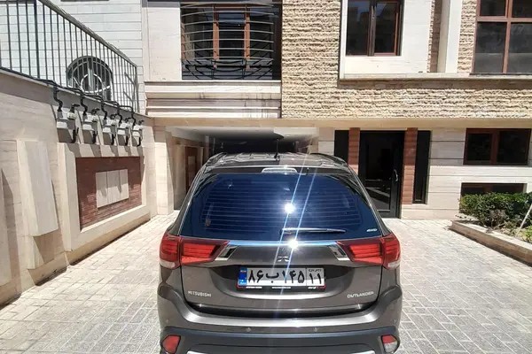 میتسوبیشی، اوتلندر