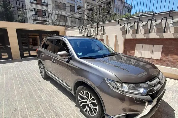 میتسوبیشی، اوتلندر