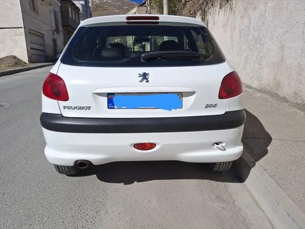 پژو، 206