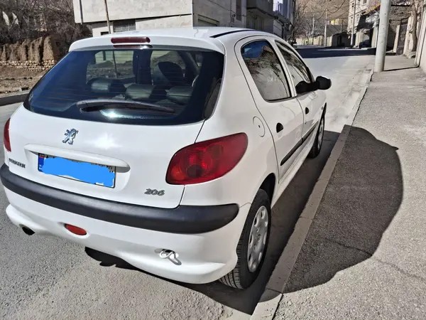 پژو، 206