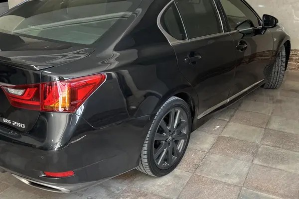 لکسوس، GS