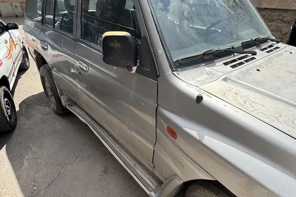 میتسوبیشی، پاجرو چهار در